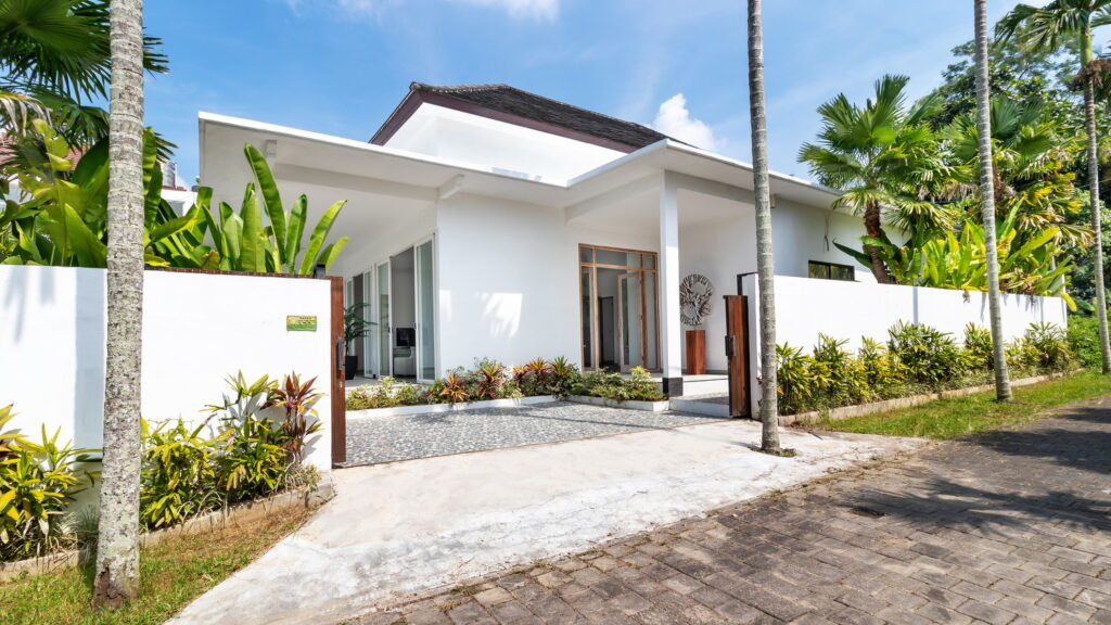 01 mas 3 entrance
