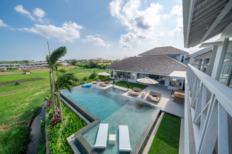 READY NOW 4 BEDROOM VILLA FOR SALE LEASEHOLD IN CANGGU BE- 1217(14)