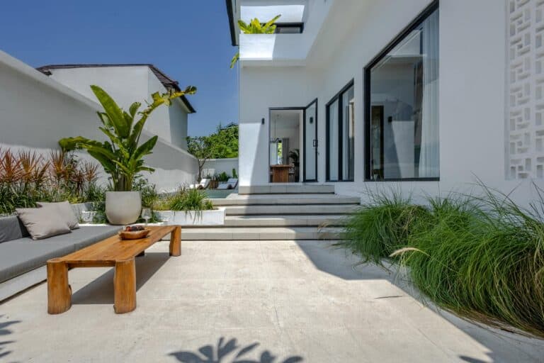 MODERN TROPICAL MINIMALISTIC 23 BEDROOM VILLA FOR SALE FREEHOLD IN MELASTI BE-1233 (26)
