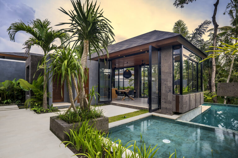 TROPICAL LUXURY TWO BEDROOM VILLA FOR SALE LEASEHOLD IN UBUD BE-1250 (1)