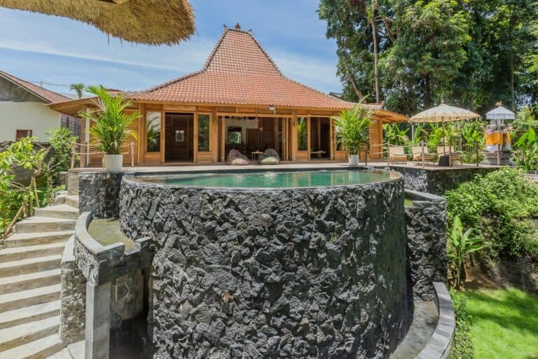 JOGLO DESIGN 4 BEDROOM VILLA FOR SALE LEASEHOLD IN TUMBAK BAYUH BE-1330 (4)