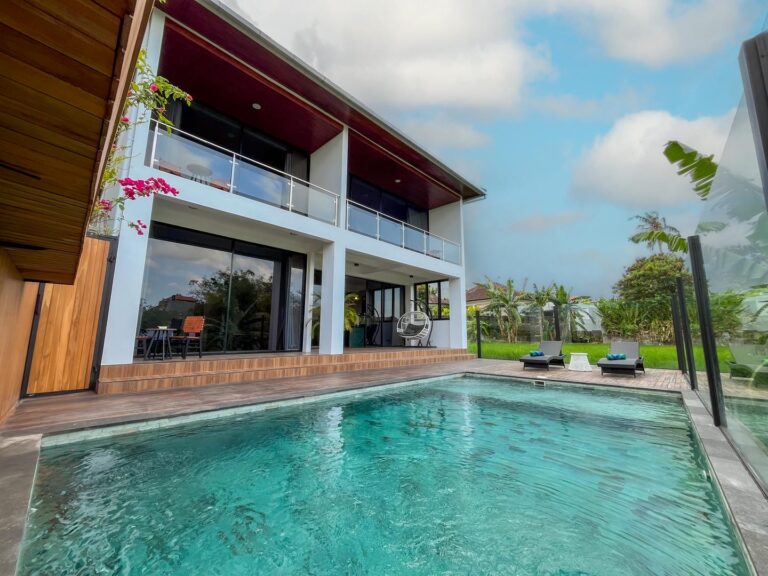 READY NOW 3 BEDROOM VILLA FOR SALE LEASEHOLD IN CANGGU BE-1436 (41)