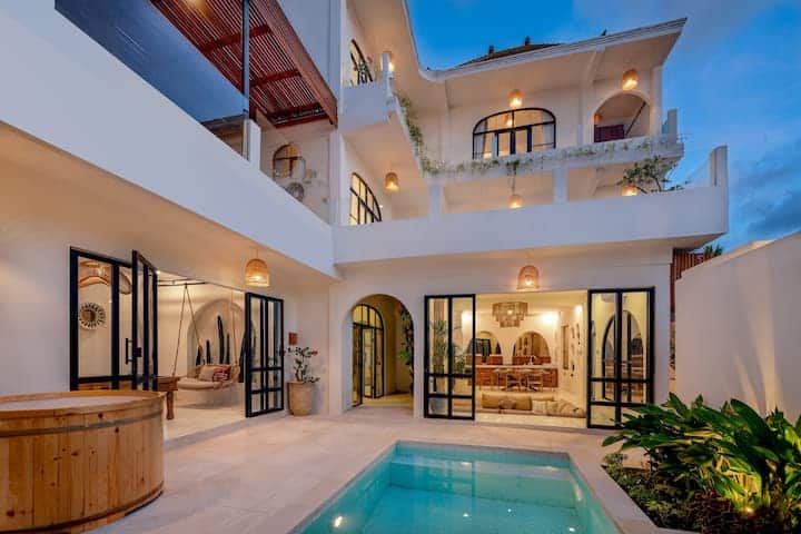 MODERN MEDITERRANEAN 5 BEDROOM VILLA FOR SALE LEASEHOLD IN CANGGU BE-1468 (12)