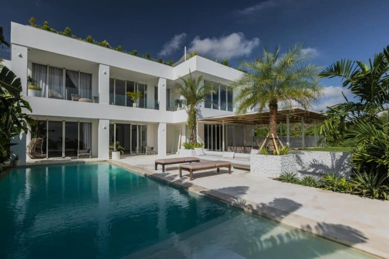 BEAUTIFUL AND LUXURY VILLA FOR SALE FREEHOLD IN BUKIT ULUWATU BE-1913 (58)
