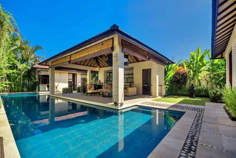 MODERN BALINESE VILLA 5 BEDROOM VILLA FOR SALE LEASEHOLD IN SEMINYAK BE-1929 (2)