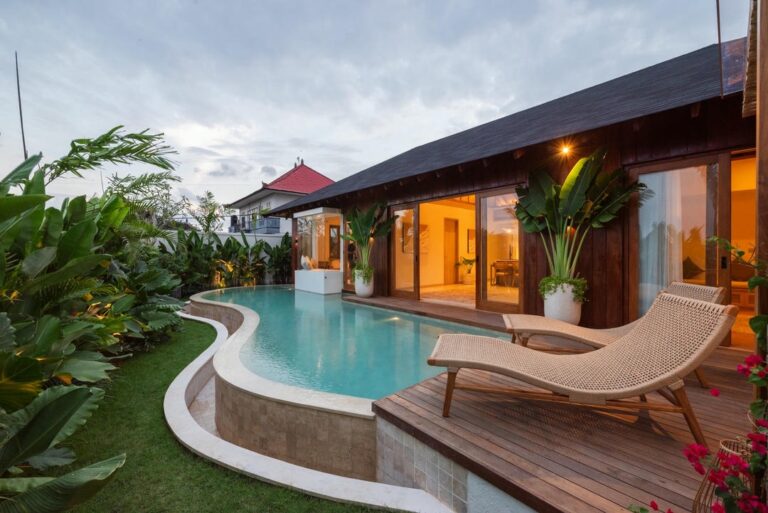 Luxurious villa with pool and tropical garden view