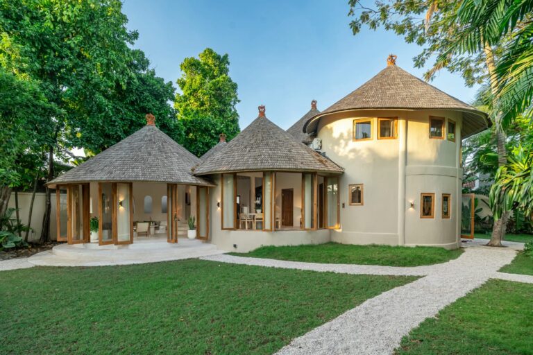 ready now 6 bedroom villa for sale leasehold in seminyak be 2450 (58)